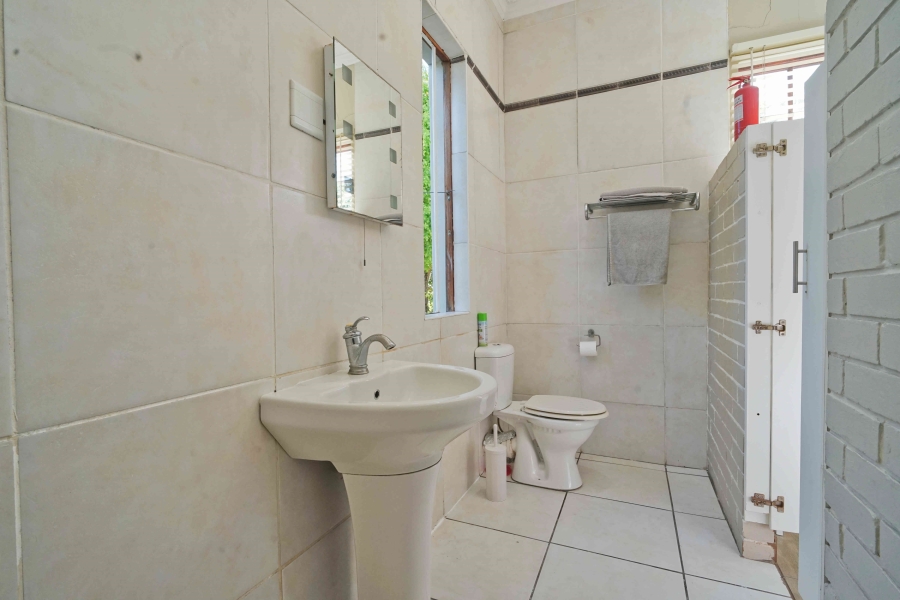 5 Bedroom Property for Sale in Vincent Eastern Cape
